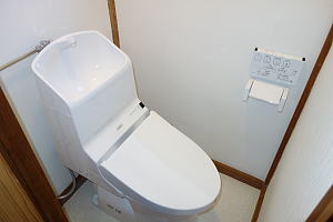 宇佐美海峰苑・フルリフォーム済み中古住宅|2階新設トイレ洗浄便座付き 宇佐美海峰苑・フルリフォーム済み中古住宅
